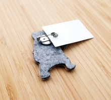 Load image into Gallery viewer, Shiba Shopping - Pokefasu Animal Pin from Japan - MeowMeowRepublic
